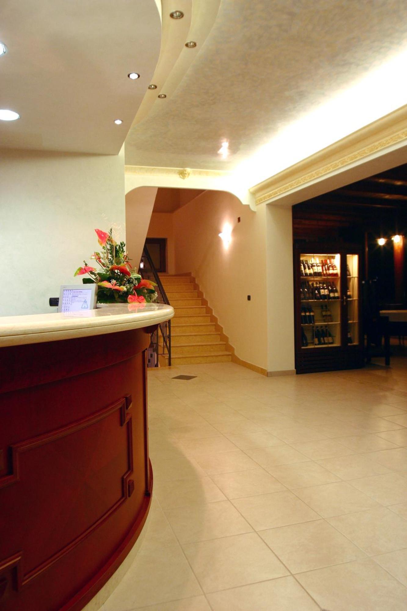 מאטינאטה Hotel Il Melograno מראה חיצוני תמונה