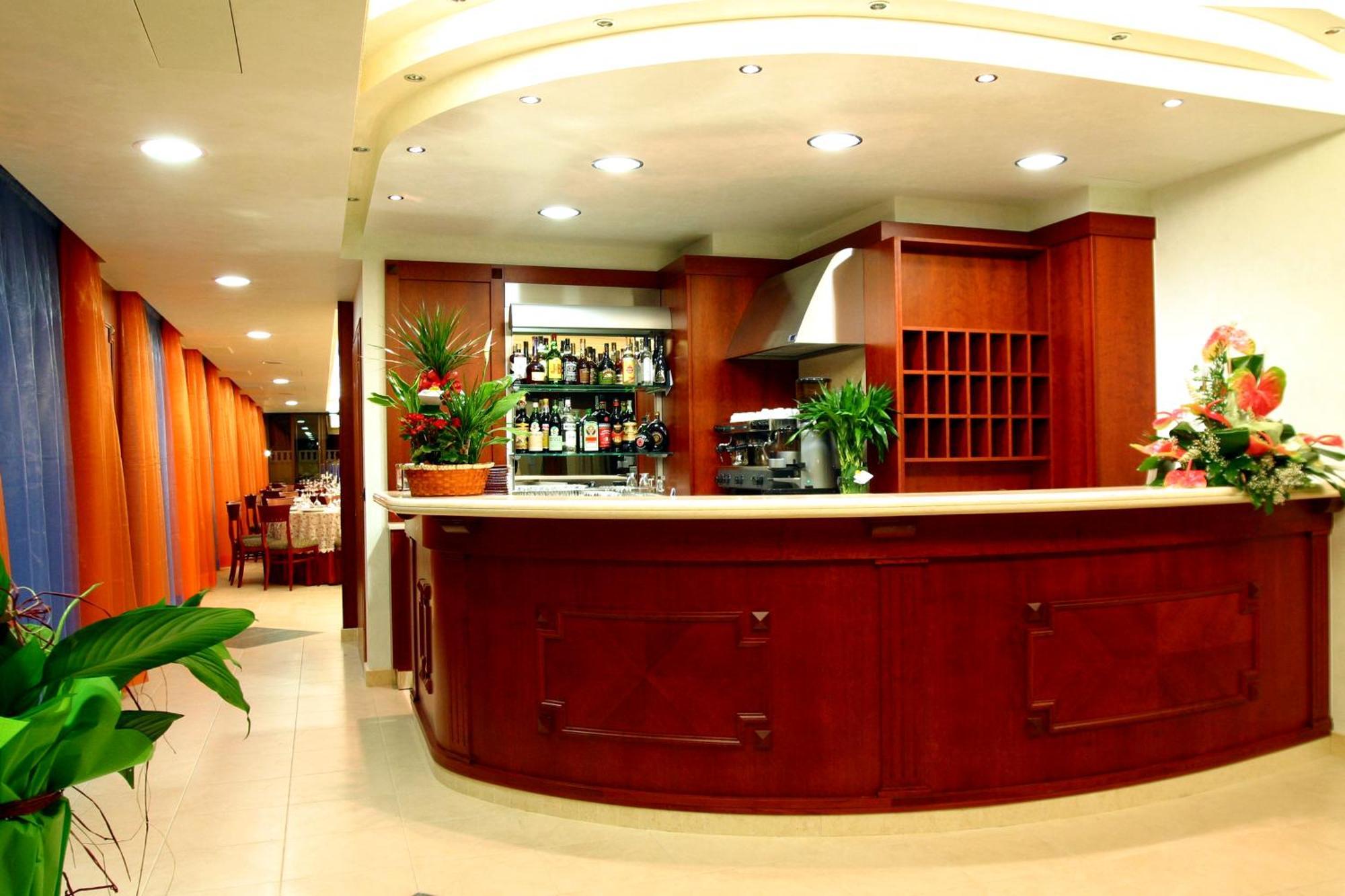 מאטינאטה Hotel Il Melograno מראה חיצוני תמונה