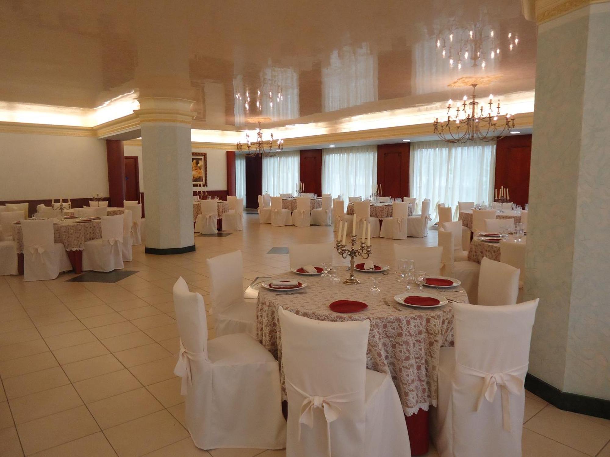 מאטינאטה Hotel Il Melograno מראה חיצוני תמונה