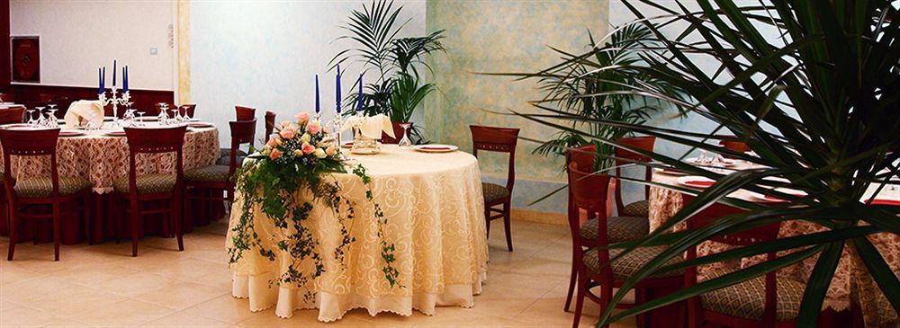מאטינאטה Hotel Il Melograno מראה חיצוני תמונה