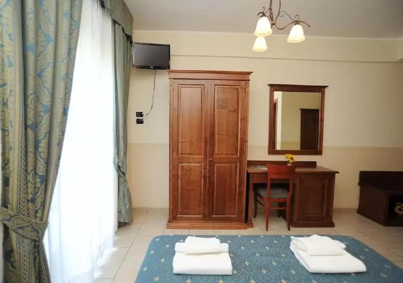מאטינאטה Hotel Il Melograno מראה חיצוני תמונה